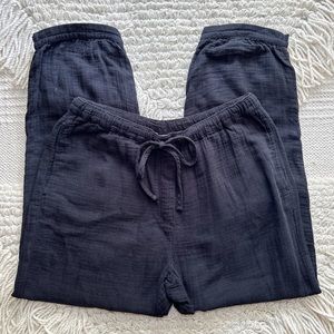 XIRENA black gauzy cotton Jak ankle pants S